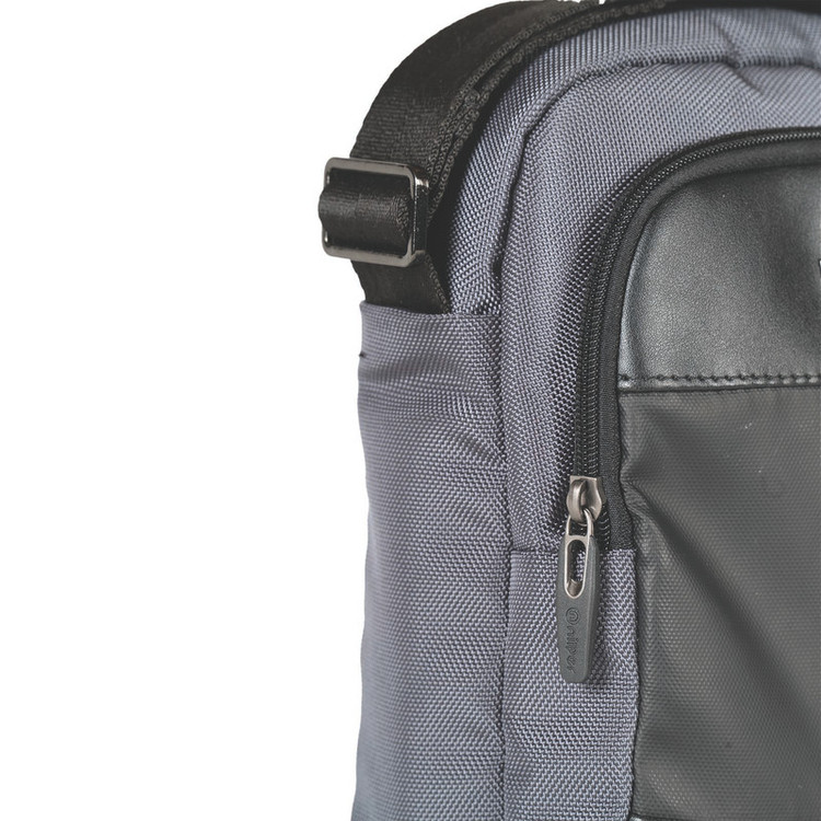 کیف رودوشی نیلپر توریستر مدل گیوان NTLM671