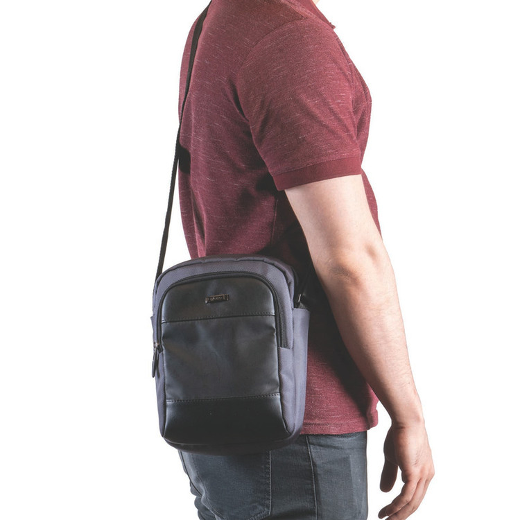 کیف رودوشی نیلپر توریستر مدل گیوان NTLM671