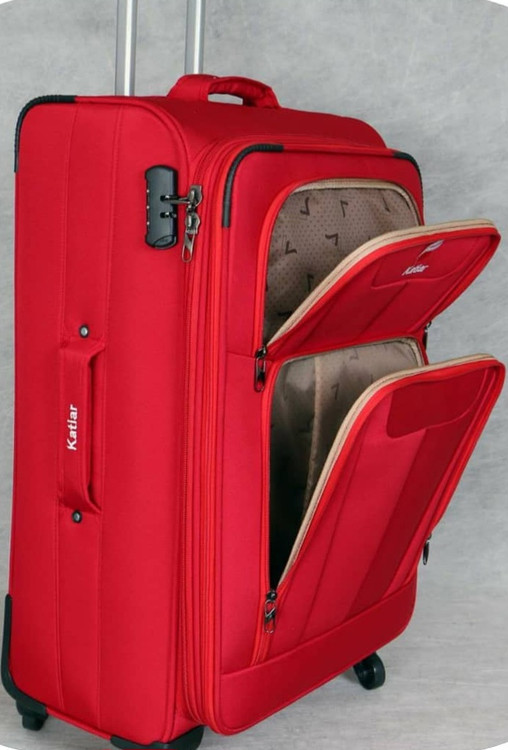 دو جیب نسبتا بزرگ با زیپ باز شو در جلو